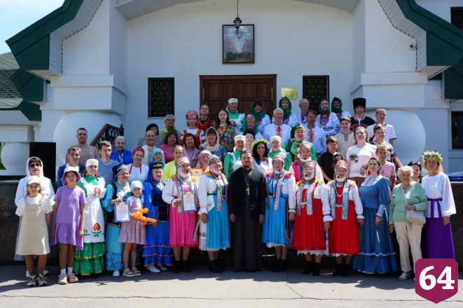 Гостей саратовского храма угощали блюдами народов России