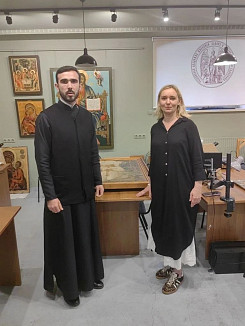 Уникальная икона саратовского художника отправилась на реставрацию 